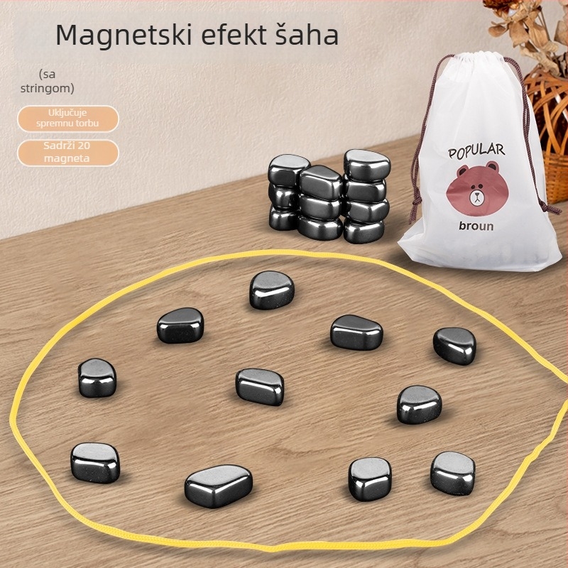 Magnetska borbena šahovska igra — plastične figure; za uzrast 4–14 godina; razvija emocije, vid i koordinaciju ruke i mozga
