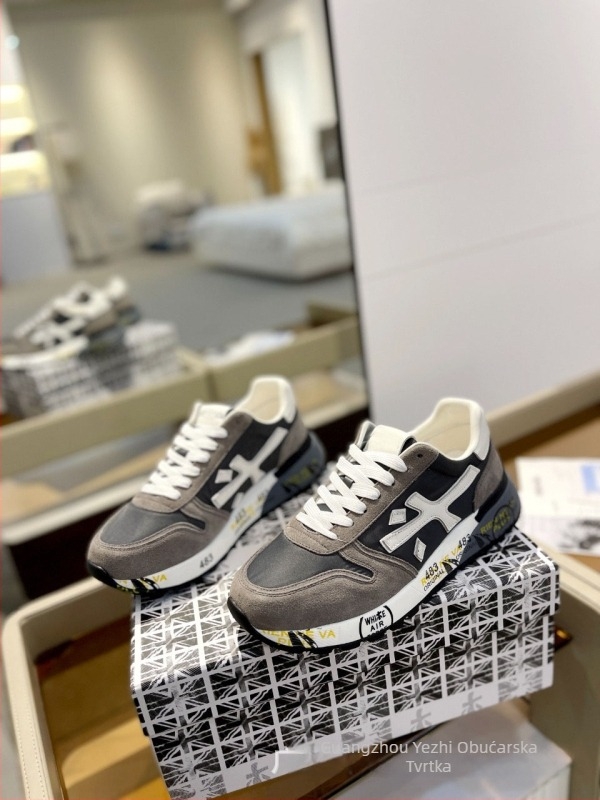 Unisex casual tenisice s debelim potplatom, gornji dio od prve sloj govedje kože + umjetna koža + tkanina; unutarnji dio od ovčje kože; prednje vezanje; potplat od gumene pjene