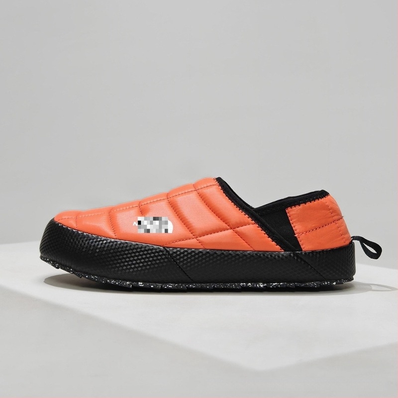 Unisex tenisice za trčanje s toplom podstavom, udobne i otporne; gornji dio TPU + umjetna koža + tkanina; đon od gume; vezanje šnurama.