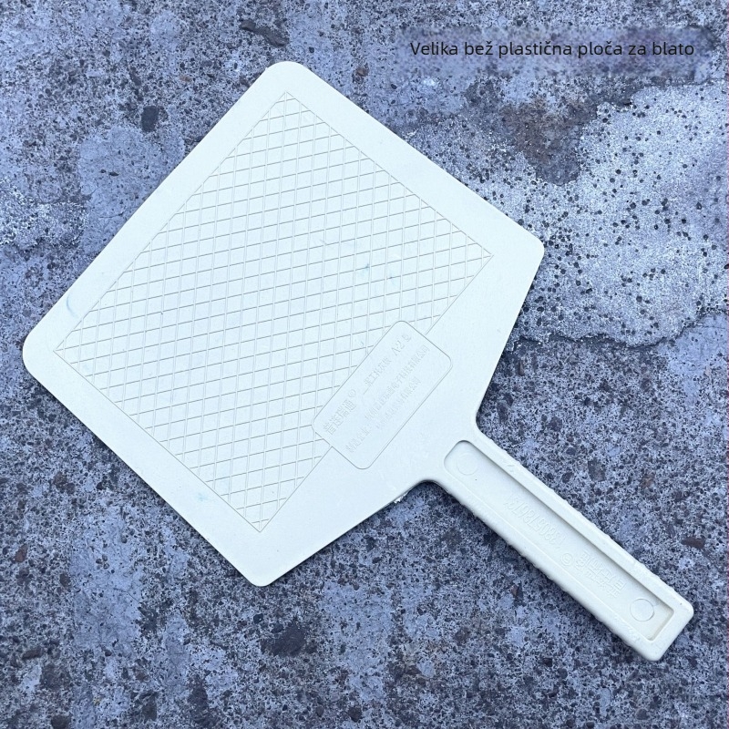 Plastična gleterica za žbukanje za diatomski mort na glinenim pločama