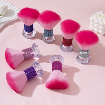 Četkica za šminku (korektor, puder i highlighter) s akrilnom drškom, u torbi, 1-dio set.