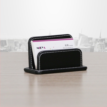 Kožni držač vizitki Pete Treasure — geometrijski jednovrstni dizajn, ispisano logo, mogućnost prilagodbe