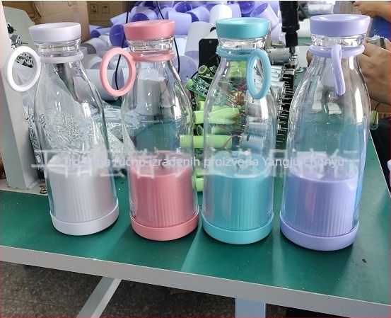 Prijenosna USB bežična posuda za cijeđenje soka, pet noževa ili više, unutarnji spremnik od hrane PC plastike, kapacitet 401–600 ml, tih rad