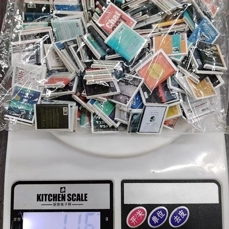 Drvena ukras Anxiety Book Room — borovo drvo, moderni minimalistički stil