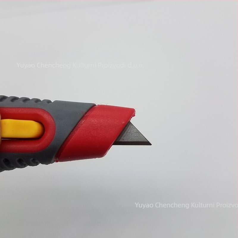 Višenamjenski nož s ABS+TPR premazom, sigurno otvaranje kutija - Chen Cheng CF069, ABS+TPR, duljina 18.5 mm