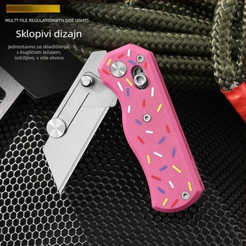 Sklopivi nož s oštricom od visokougljičnog čelika, debljina oštrice 4 mm, model J910, težina 63 g, izlazak 2025