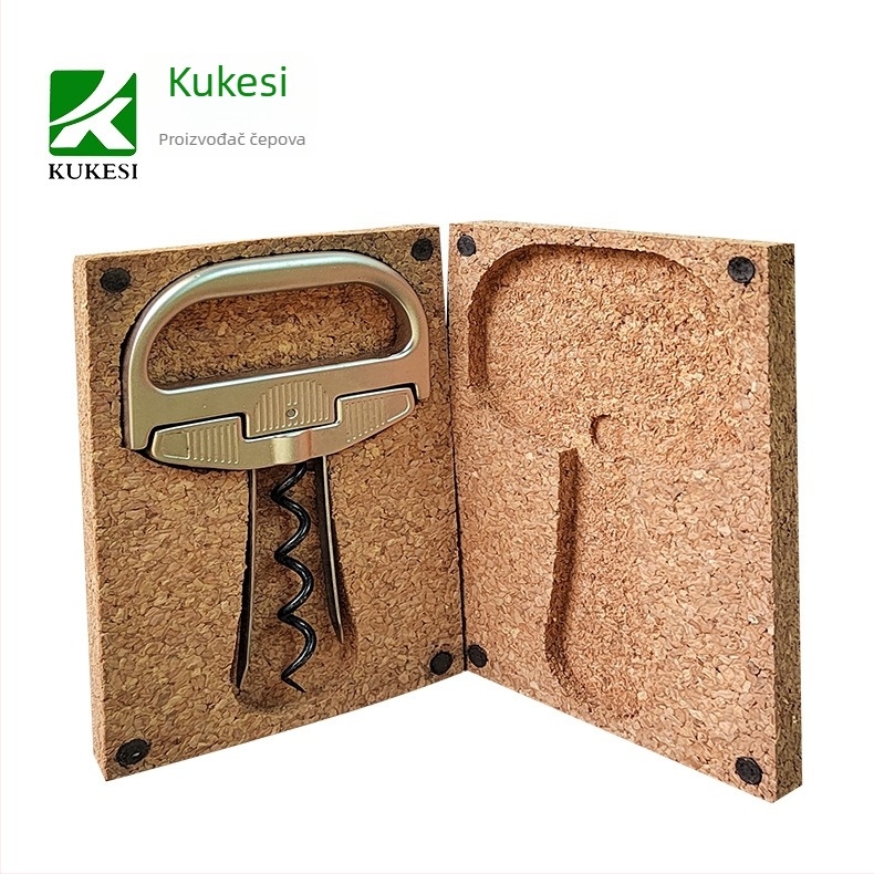 Kukos Pribor za vino za Bar — Drveni vodootporni set s kanta za led, držačem za vino i otvaračem; Prilagodba uz ispis logotipa (Brand: Kukos; Materijali: Softwood, Tiepine, Wood; Kategorija: Wine utensils; Stil: Customization; Logo: Da)