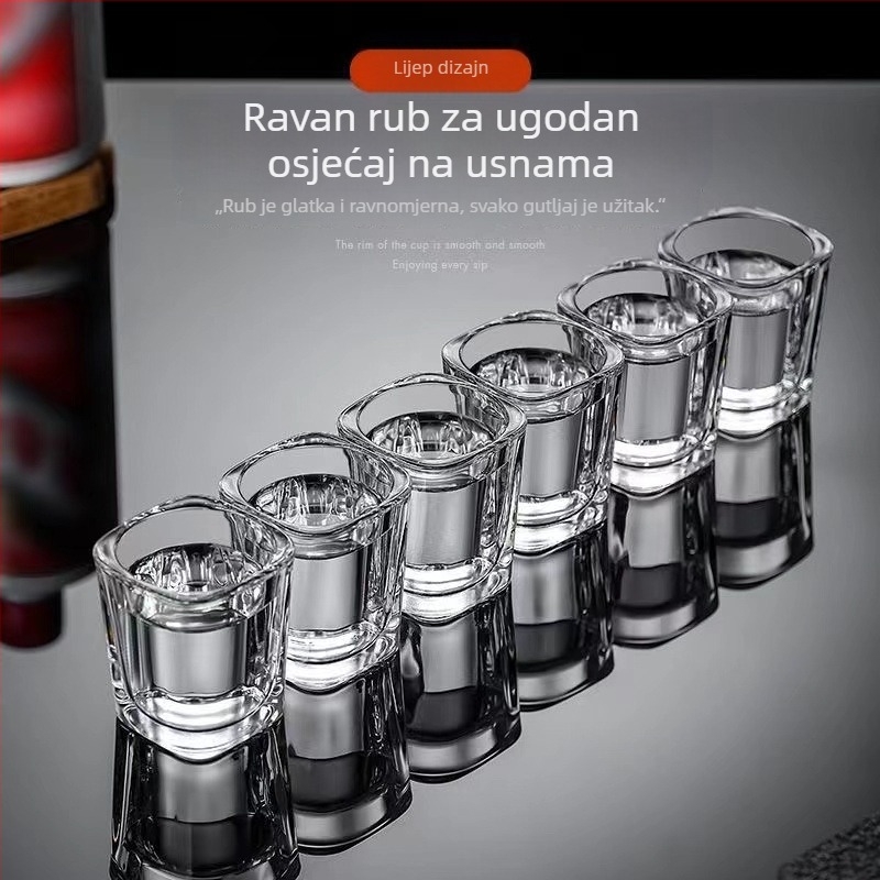 Set od 6 staklenih čaši za liker s modernim minimalističkim dizajnom, ispisano logo, zapreminu 1–100 ml