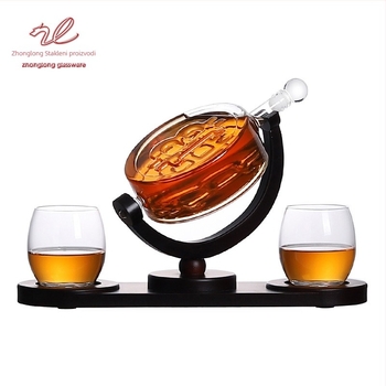 Okretni stakleni dekantor za vino s držačem čaša – 4-dijelni moderni vinski set (bočica vina, držač čaša, čaša)