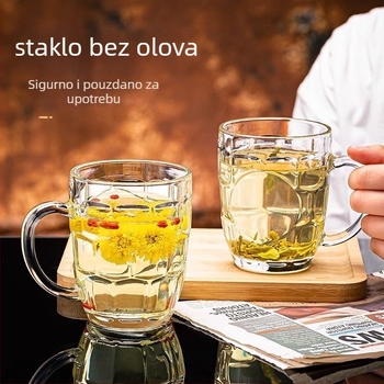 Pivska čaša s držalom, staklena, kapacitet 401-500 ml, moderni minimalisticki stil, pakiranje u papirnatoj kutiji