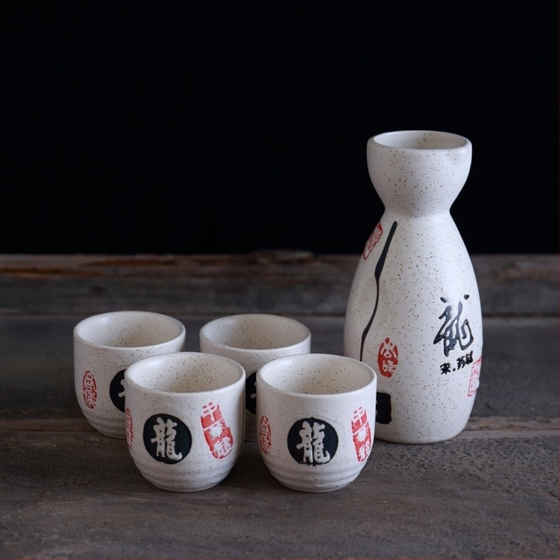 Keramički set za vino u japanskom stilu sa četiri čaše u jednom posudi, moguć otisak logotipa