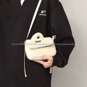 Casual vunena torba preko ramena s jednim remenom — kvadratni kroj, podstava od poliester-pamuka, pogodna za svakodnevna putovanja