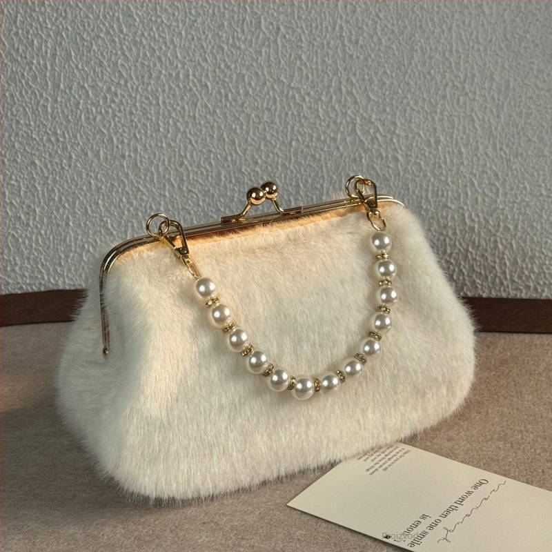 Ženska torba s lancem i krznom, jesen 2023 — retro minimalistička crossbody torba za ramena