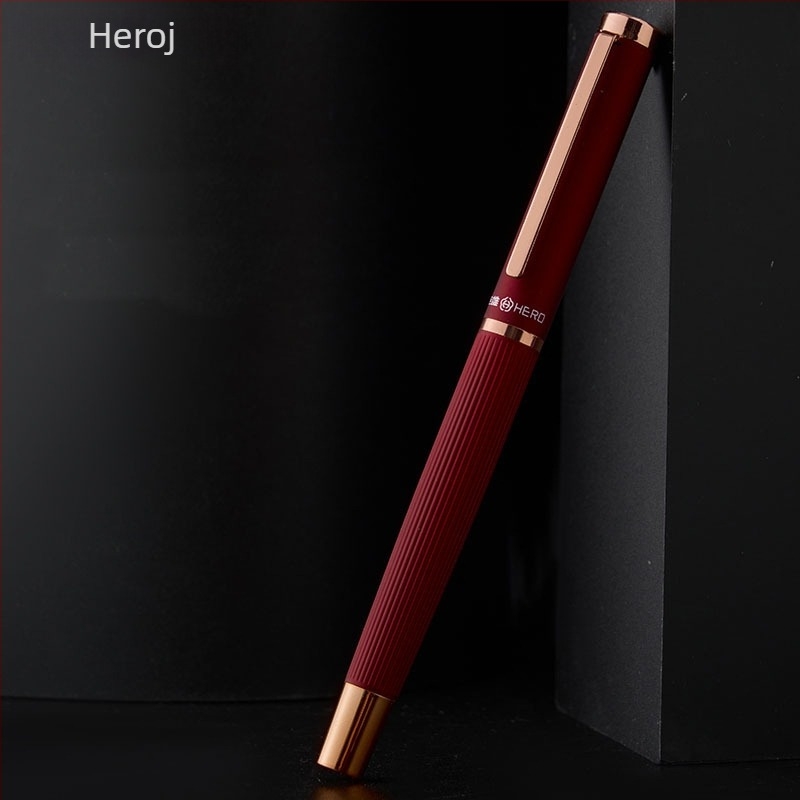 Hero nalivpero, metalno kućište, 0,38 mm iridijeva vrh, sustav guranja i povlačenja tinte, poklon kutija