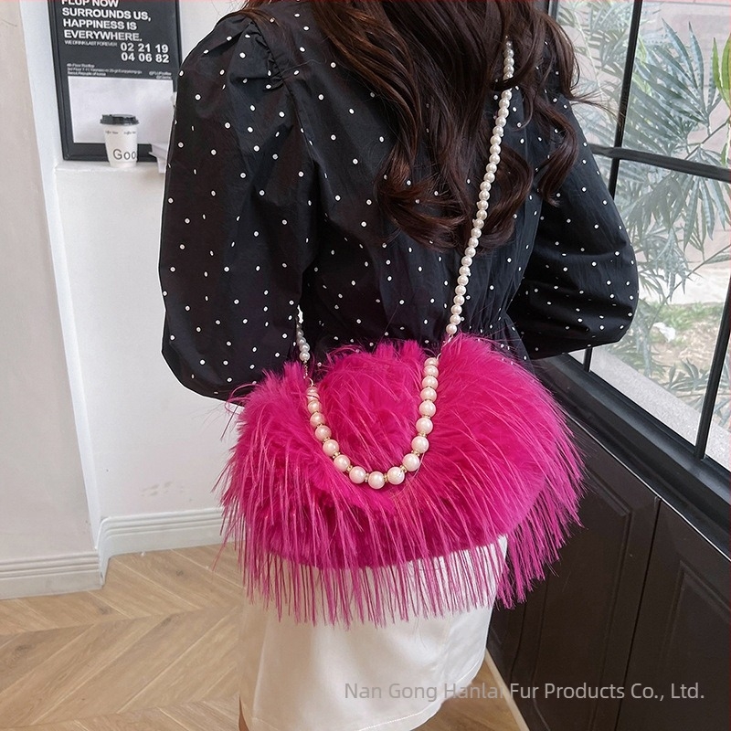 Plišana torbica s perlama i plavnim ukrasima, torba preko ramena (Materijal: pliš; Podstava: PU; Oblik torbe: horizontalni kvadrat; Brava: zaključavanje; Unutarnji prostor: džep za mobitel)