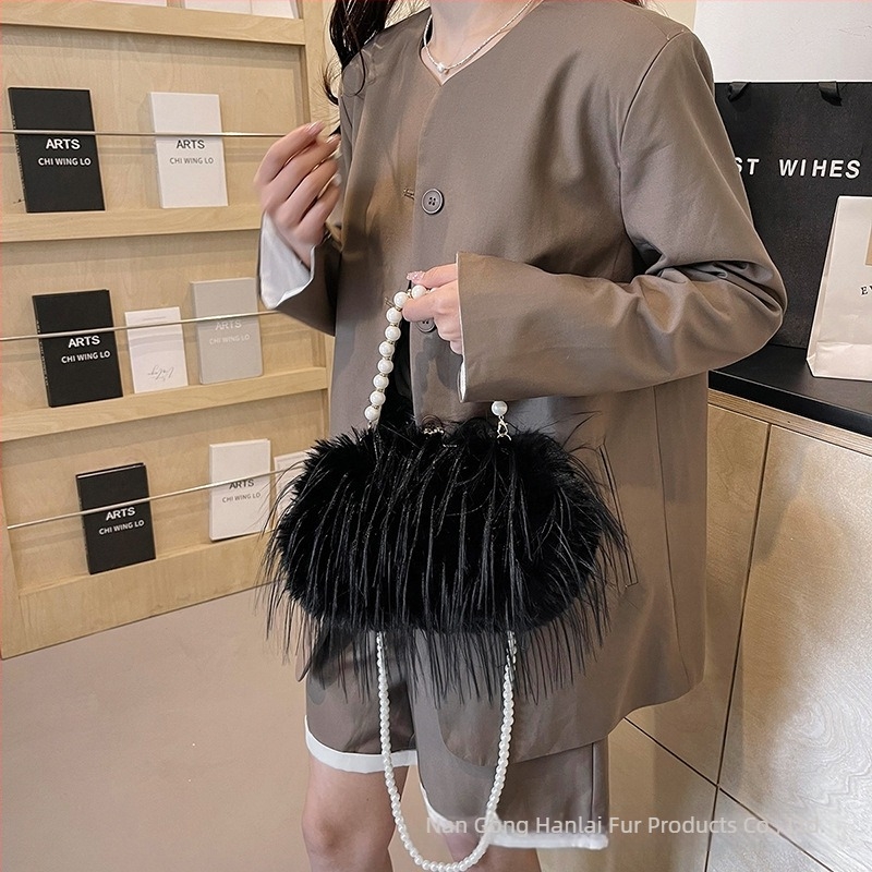 Plišana torbica s perlama i plavnim ukrasima, torba preko ramena (Materijal: pliš; Podstava: PU; Oblik torbe: horizontalni kvadrat; Brava: zaključavanje; Unutarnji prostor: džep za mobitel)