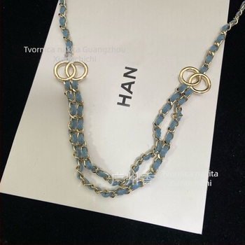 Struk lanac, dvostruko složen dizajn; materijal: tkanina; platno: kanvas; duljina 60–80 cm; širina 22 cm