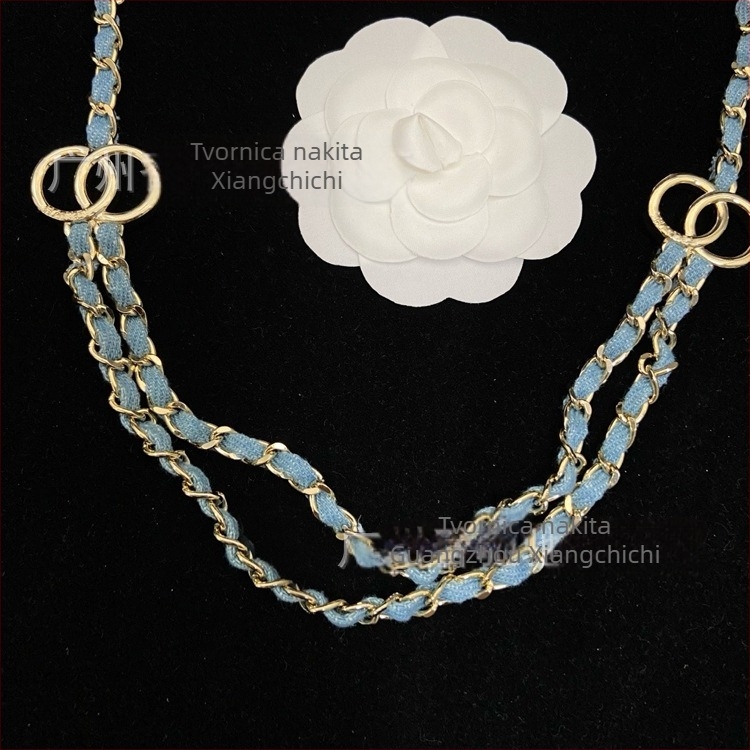 Struk lanac, dvostruko složen dizajn; materijal: tkanina; platno: kanvas; duljina 60–80 cm; širina 22 cm