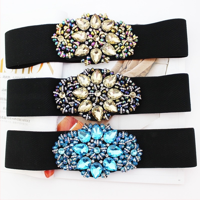 Pojas za struk s kristalima i elastikom – elegantan dekorativni dodatak za odrasle žene; materijal: drugi; pogodan za proljeće, ljeto, jesen i zimu.