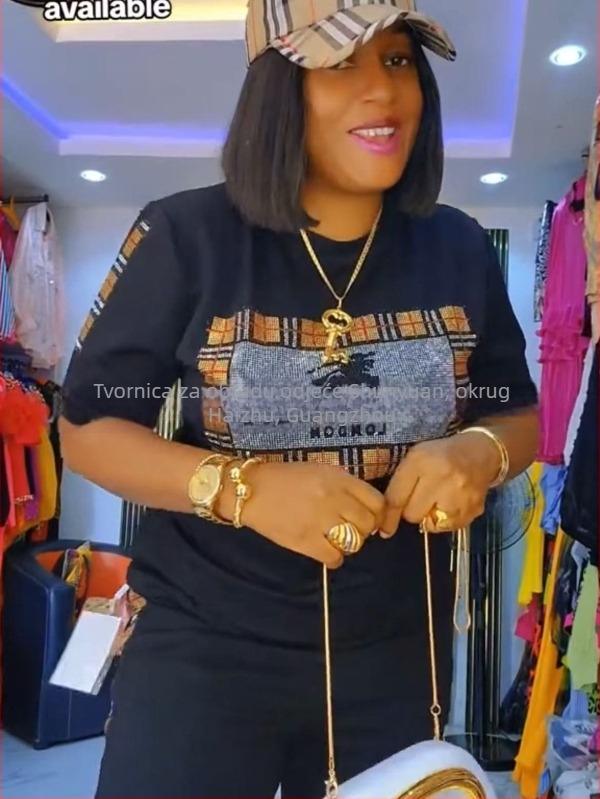 Dvodelni set s printom životinja, gornji dio: T-shirt, donji dio: hlače, pamuk 95%+, gradski stil