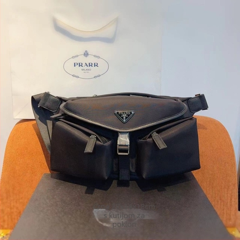 P brenda muška torba za prsa — najlon s kožnim detaljima, jednodijelni crossbody, emajl kopča, prozračna, proširiva