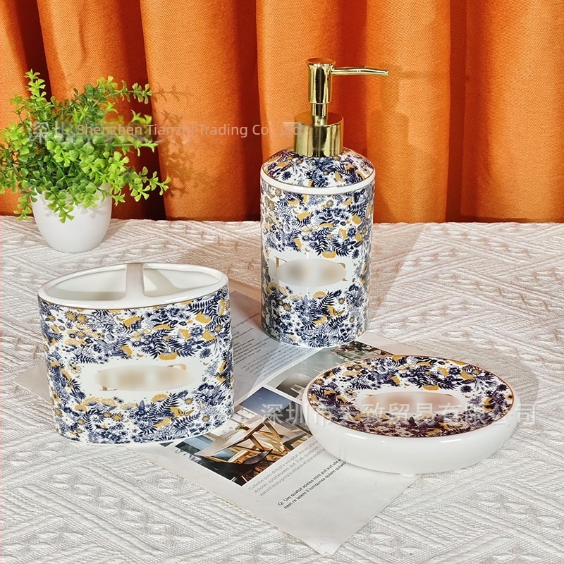 Set kupaonice od kostnog porculana, pet dijelova, uključuje čašu za ispiranje usta i držač za četkice, moderan luksuzni dizajn, mogućnost personalizacije i ispis logotipa