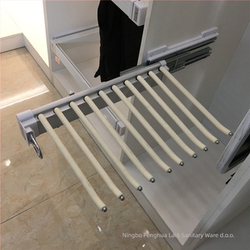 Bočni držač za hlače u ormariću, model JH-128; materijali: plastika, aluminijska legura, ugljični čelik; elektroplatiranje; stil: moderni minimalistički; marka: Lucky