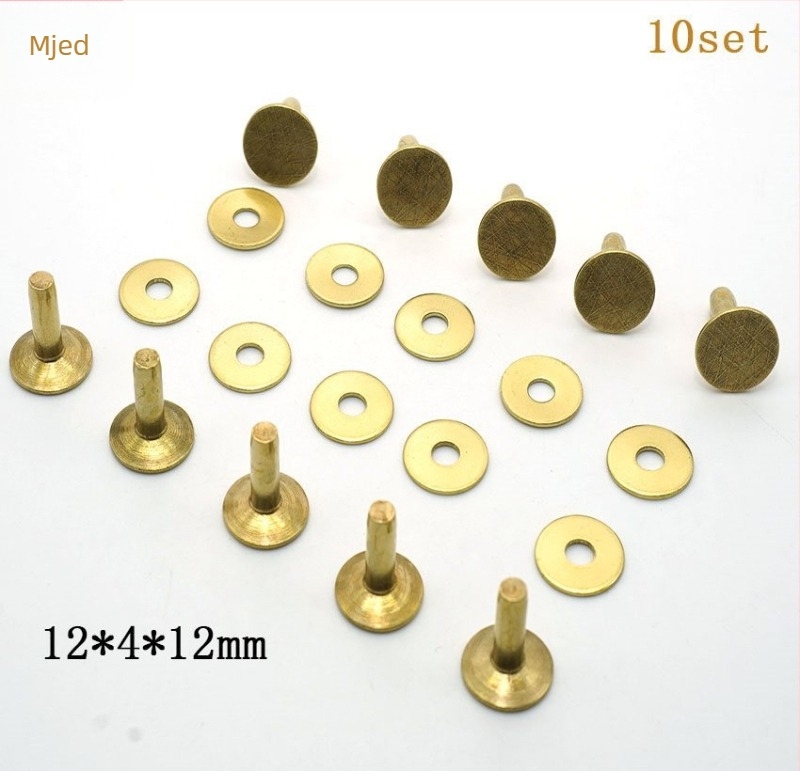 Kožni metalni dodaci za torbe i kaiše s nitima — materijal: drugi; obrada: vezenje; porijeklo: drugo; uzorak: drugo