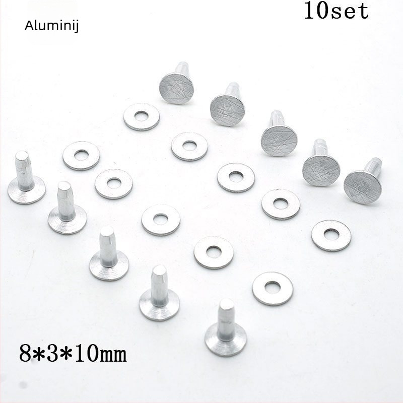 Kožni metalni dodaci za torbe i kaiše s nitima — materijal: drugi; obrada: vezenje; porijeklo: drugo; uzorak: drugo