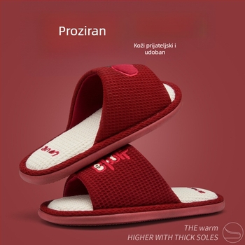 Kućne papuče s gornjim dijelom od lana, PVC potplatom i PHYLON srednjom podlogom; prozračne, protuklizne i otporne na habanje.