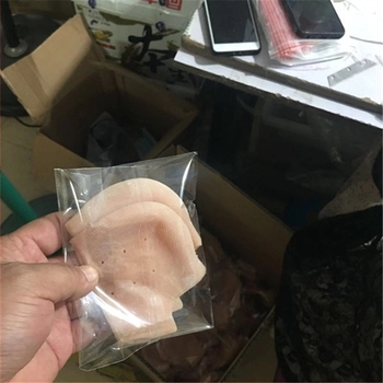 SEBS zaštitnik pete – ublažava bol u peti, njeguje i sprječava pukotine; odgovara EU 35-45; pogodno za tenisice, kožne cipele, čizme, casual i radnu obuću.