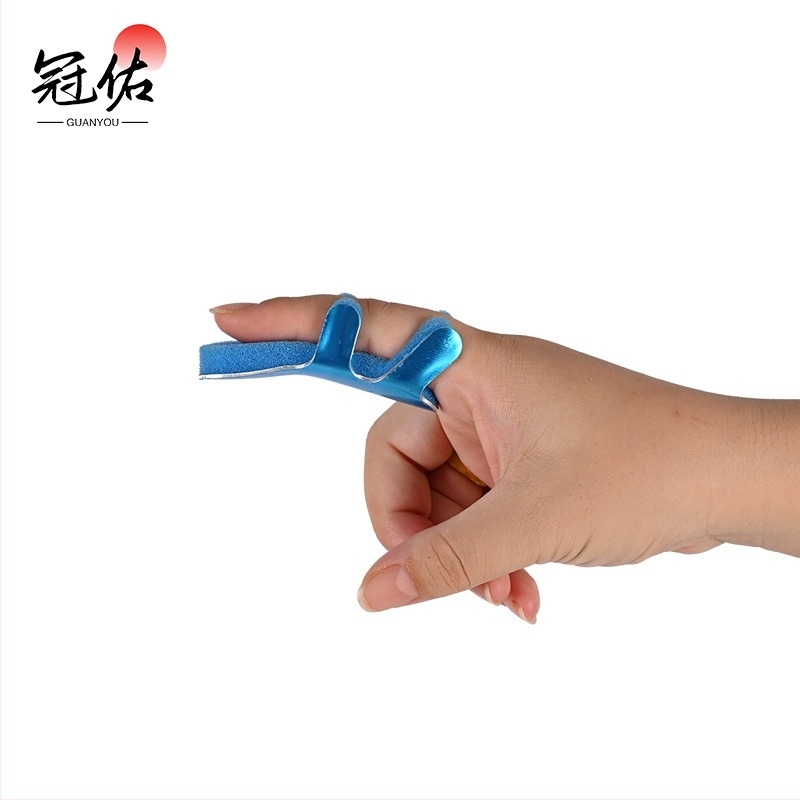 Šina za prst od aluminijske legure s perforiranim ventilacijama i pjenastom podlogom za fiksaciju zgloba prsta