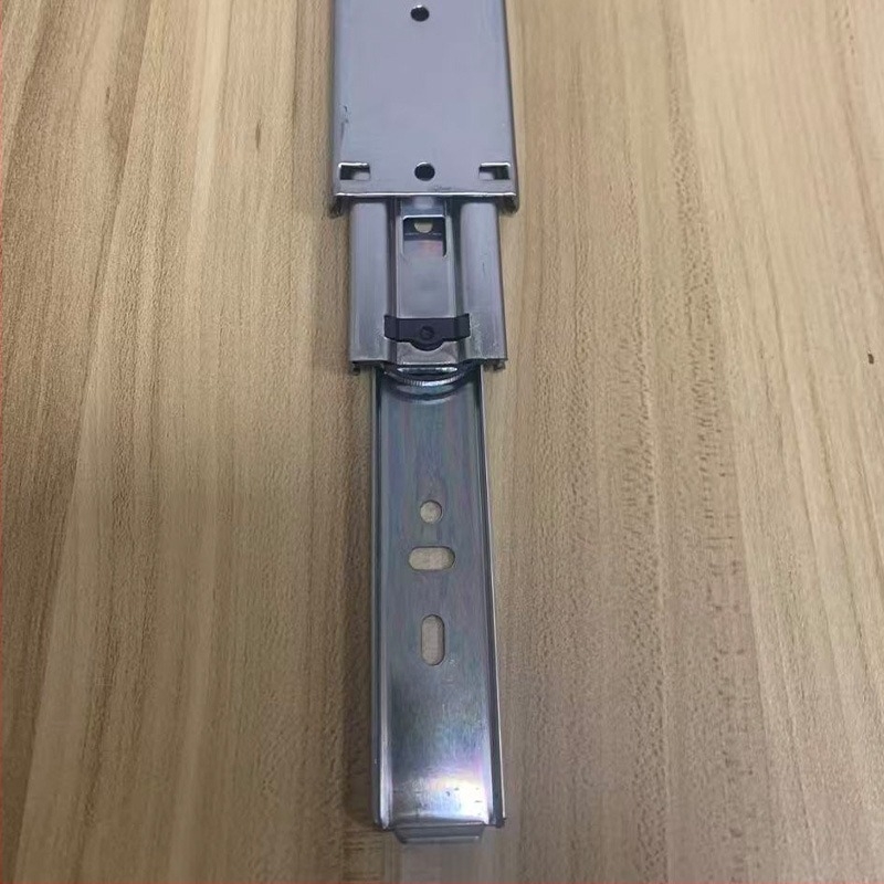 45 mm standardna vodilica za ladice, trodijelna klizna vodilica s amortizacijom i tamponiranjem, bočni ugradnja, tiha vodilica za ormar