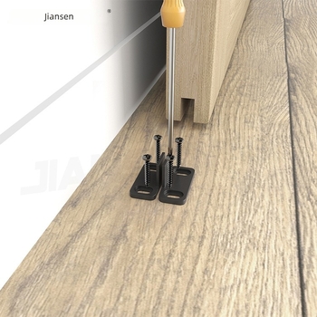 Swing stopper za vrata stila barn door, materijal POM, podno montiranje, ručno upravljanje, marka Johnson