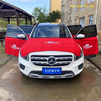 Zaštitni pokrov za ugradnju automobilske folije, baršunasto izdržljiva vodootporna kompozitna tkanina, prilagodljiva obrada, opći model, za zaštitu površine karoserije tijekom postavljanja folije
