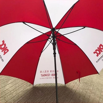 Golf kišobran s dugom ravnom drškom, 8 rebara, poluautomatsko otvaranje, promjer krova 110–122 cm, prilagođena tisk loga