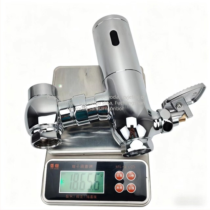 Senzorska pedala dvostruke namjene za ispiranje klozeta, DC/AC napajanje po izboru, tlak vode 4 kg, vrijeme ispiranja 6–8 s, izlaz 1 inč