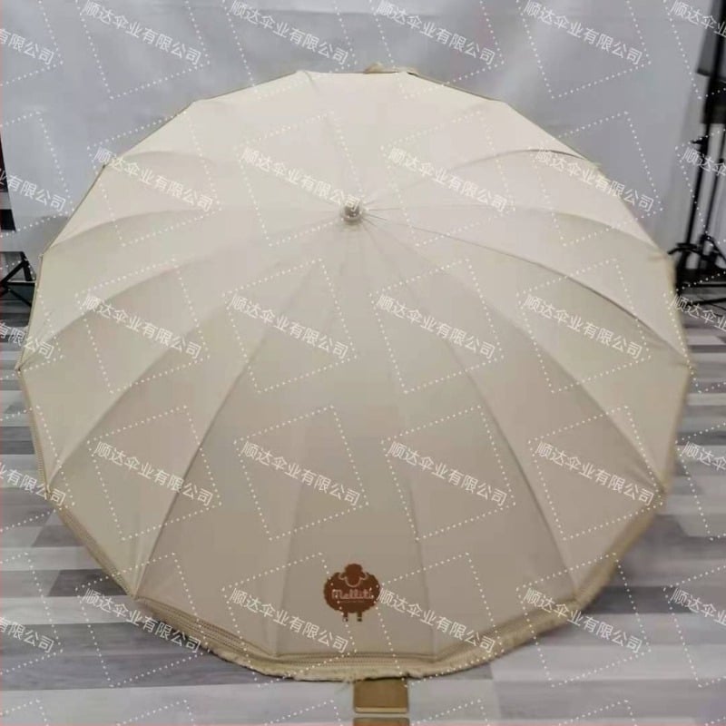 Vanjski kišobran s 16 rebara od poliestera 160G, metalna konstrukcija, duga drška, ručno otvaranje i zatvaranje, mogućnost ispisa logotipa