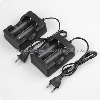 Li-ion baterija 26650/18650 s dvije utičnice i dva LED-a, izlaz 4.2V 800mA, ulaz 110-240V