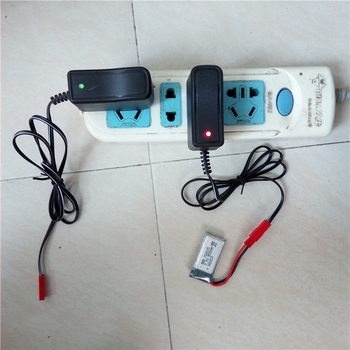 RC igračka zrakoplov – Reeway, litij-polimer baterija, JST sučelje, ulaz AC110-240V, izlaz DC 3.7V 650mA