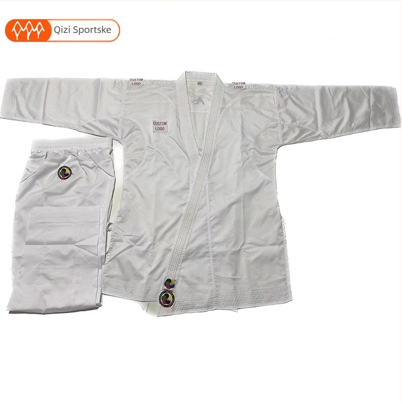 Karate gi za Kumite - elastičan, lagan s mrežastim dizajnom, poliester-pamuk smjesa (65% poliester)