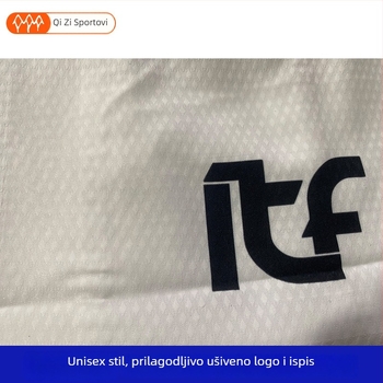 Taekwondo top s izšivkom na prednjoj strani prsa i otiskom na leđima; tkanina od mješavine konoplje; 20% acetat vlakana; podstava 20% elastana