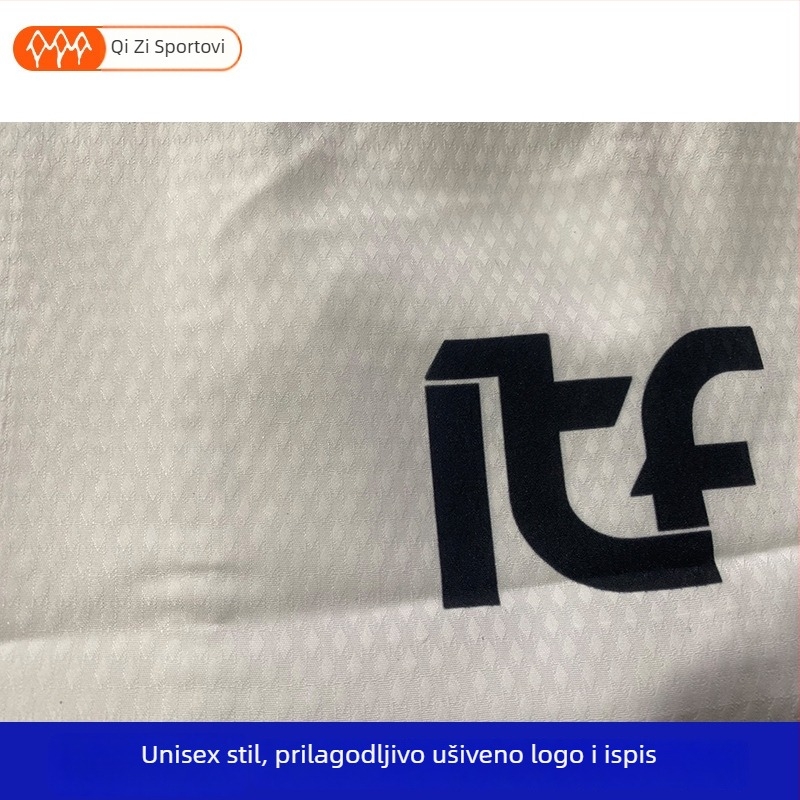 Taekwondo top s izšivkom na prednjoj strani prsa i otiskom na leđima; tkanina od mješavine konoplje; 20% acetat vlakana; podstava 20% elastana