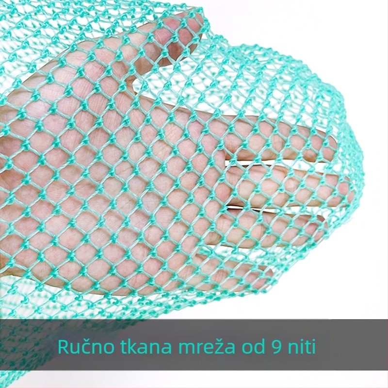 Drvena drška mreža za ribolov s grubom mrežom; promjer otvora 28–40 cm, dubina mreže 20–40 cm.