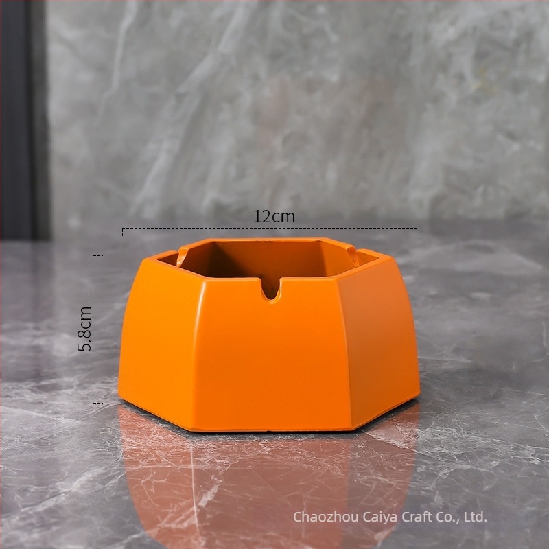 Geometrijski pepeo-njar s logotipom za kućnu i poslovnu upotrebu, trodimenzionalni minimalistički dizajn, melamin materijal, tisk logotipa dostupan, prilagodba, pogodan kao poslovni dar