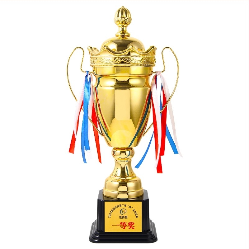 Metalni trofej za sportska natjecanja — prilagodljiva tisk logotipa; neto težina 3 kg; marka Yiwu Golden Cup; pogodan kao poslovni poklon