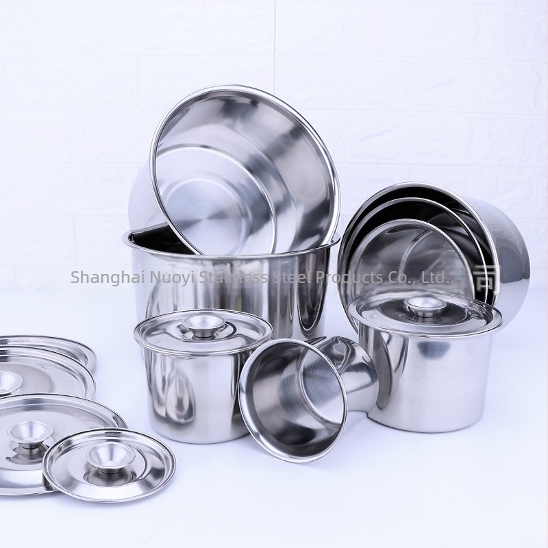 Set kuhinjskog pribora od nehrđajućeg čelika s poklopcem: posuda za začine s poklopcem, duboka zdjela za tučenje jajima, zdjela za dinstanje tijesta, zdjela za ulje i začine