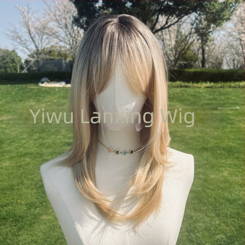 Perika Smilco Sm242 za dame; perika od kemijskih vlakana, otporna na visoke temperature; može biti obojana i kovrčava; mehanizam izrade