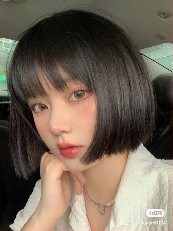 Ženska kratka ravna perika s bangs, vlakno otporno na toplinu, model XY-065, porijeklo Zhejiang