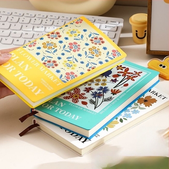 Bilježnica Faramond — PU omot, šivano uvezivanje nitima, Dowling papir, 80 g, 100–200 stranica